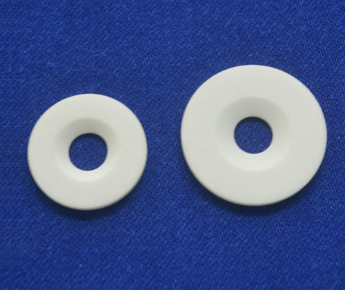 該如何正確選擇高質(zhì)量標(biāo)準(zhǔn)氧化鋯陶瓷片?